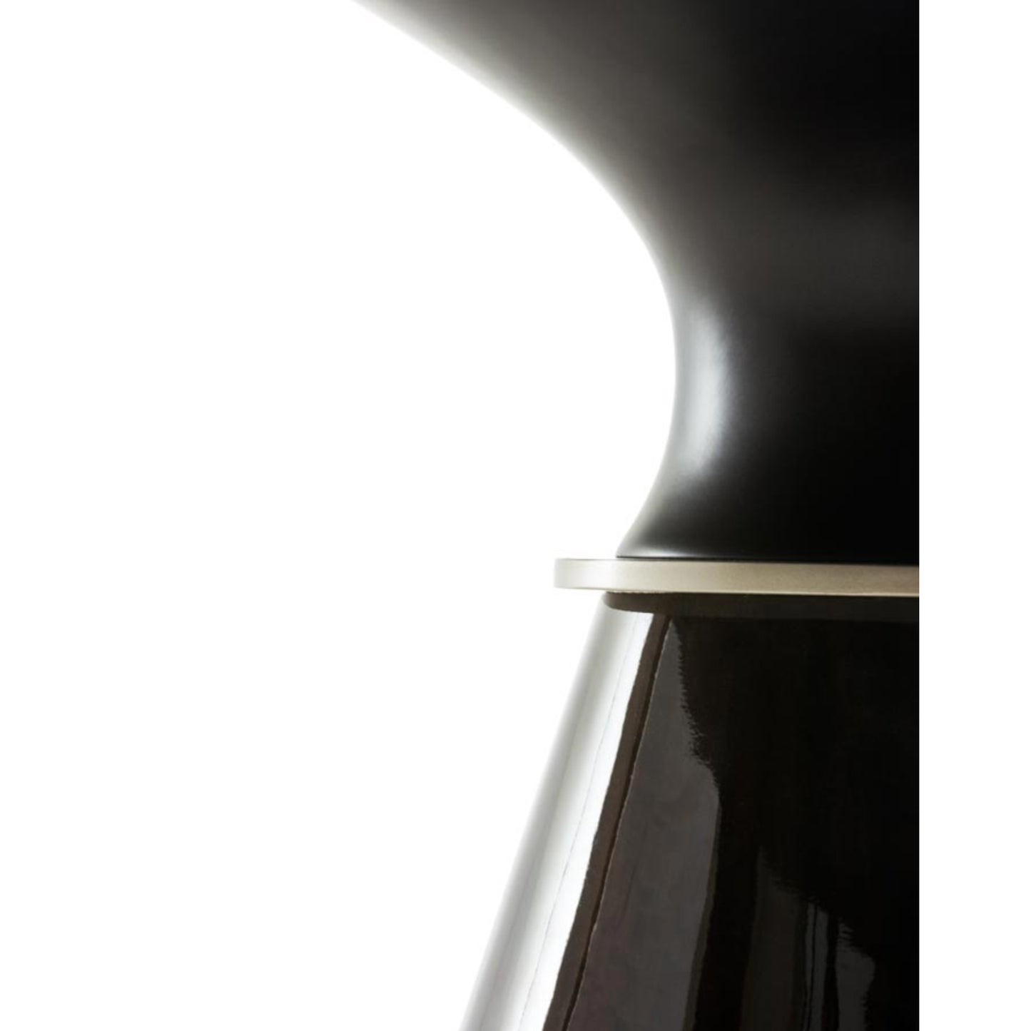 VG402 Round Dining Table